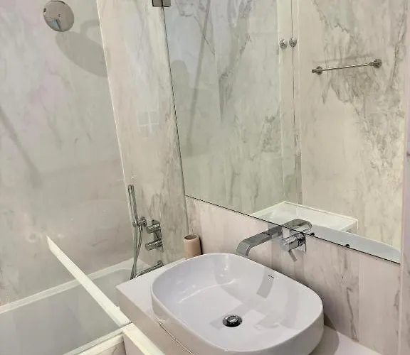 Com Banheiro Privativo Na Baixa * Lisboa